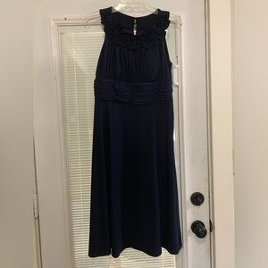 Ladies Sz 8 dress. Signature by sangria navy dress